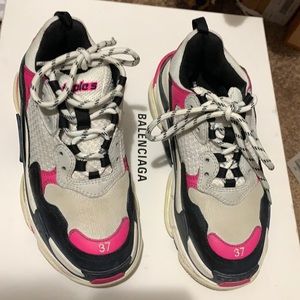 Balenciaga triple S sneaker